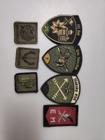 Armee Badges.jpg